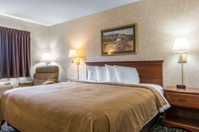Bedroom 4, Quality Inn Suites Titusville, Crawford