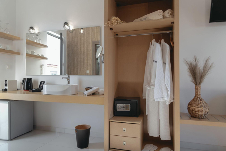 Bathroom 5, White Canvas Studios, Ionian Islands