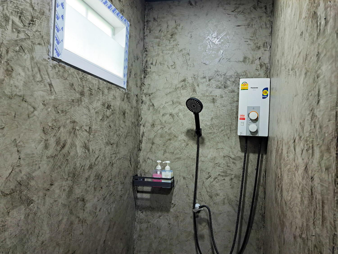 Bathroom 3, ไอวี่ ดีลักซ์ รีสอร์ท, Thap Sakae