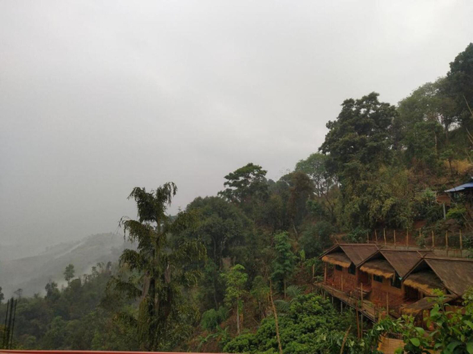 2, Akha Mud House Mae Salong, Mae Fa Luang
