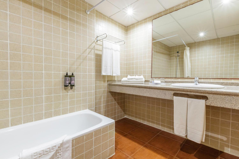 Bathroom 4, Apartamentos Best Alcazar, Granada