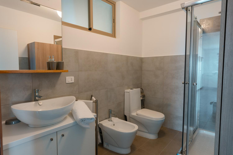 Bathroom 4, Las Rochas