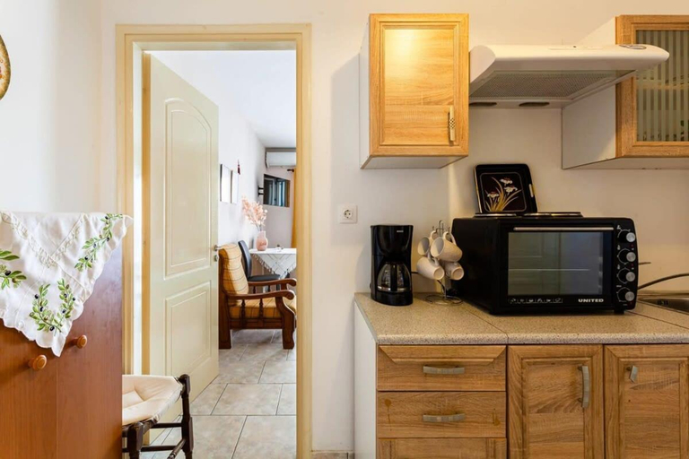 Others 5, Kalamata City Nest - Central & Cozy Hideout, Peloponnese