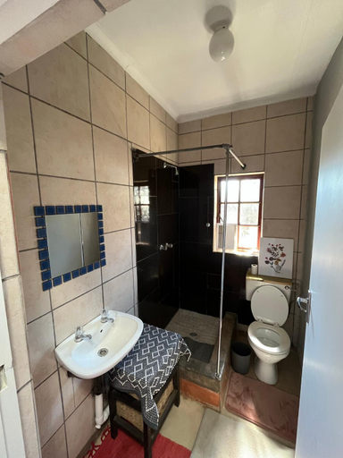 Bathroom 2, Casa Bravo - Pilgrims Palace, City of Tshwane