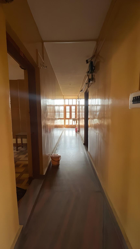 Others 3, HotelReshi, Srinagar