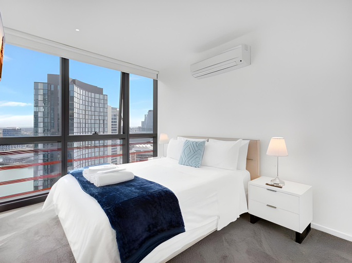 Bedroom 3, Melbourne Lifestyle Apartments - Best Views on Collins, Melbourne