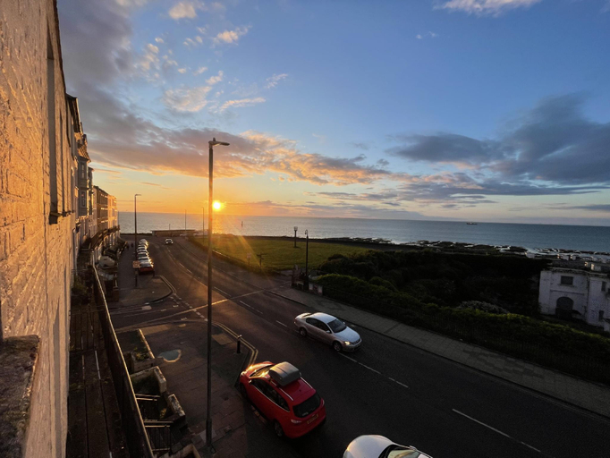 Others 3, Fort Cresent Sea View Apartment, Kent