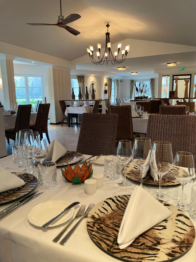 Food & Drinks 3, African Sky Hotel, Emsland