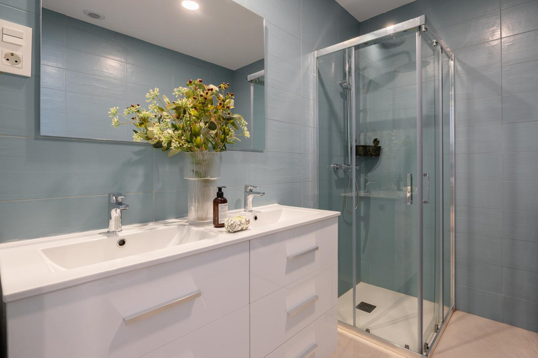 Bathroom 4, Edmond Vibes Airport - Ifema Hub, Madrid