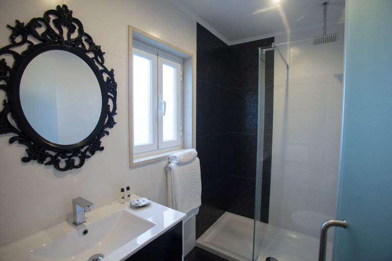 Bathroom 3, Thomar Story - Guest House, Tomar