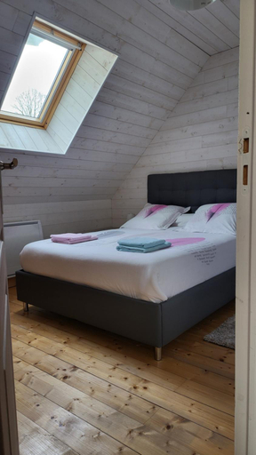 Bedroom 2, Les Roses Des Bois, Puy-de-Dôme