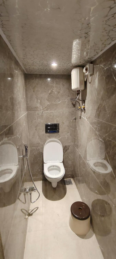 Bathroom 3, Hotel Sanjary International, Mumbai City