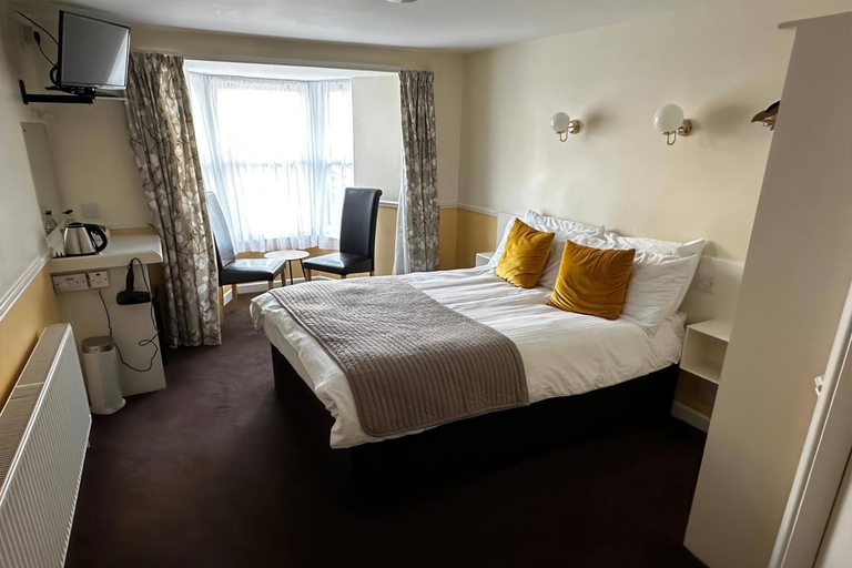 Others 4, Woodstock Arms - Bar, Bed & Breakfast