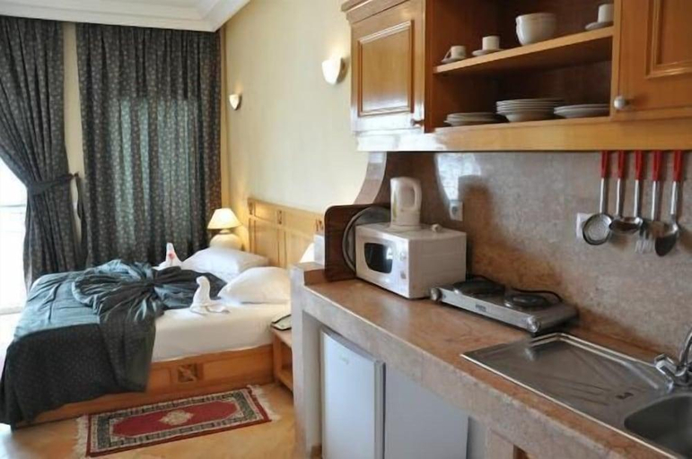 Others 5, Flathotel, Agadir-Ida ou Tanane