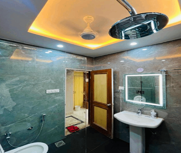 Bathroom 5, Hotel Park Hills, Jammu