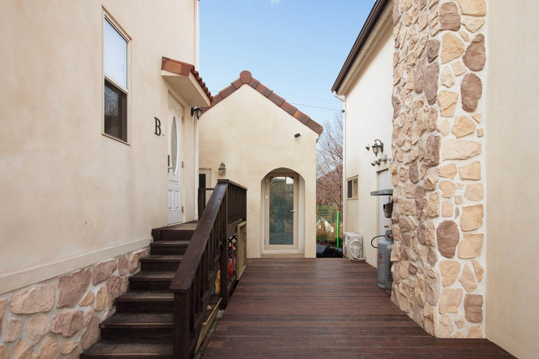 Others 5, benehil pension, Miryang