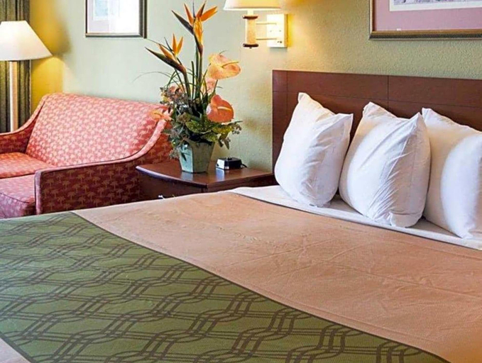 Bedroom 3, Hotel Ocean27 Oceanfront, Virginia Beach