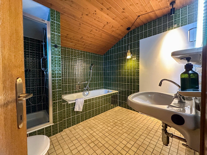 Others 5, Luna Studios Zillertal, Schwaz