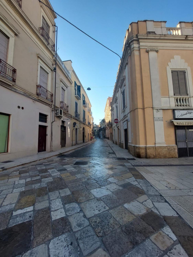 Others 3, Freedhome, Brindisi