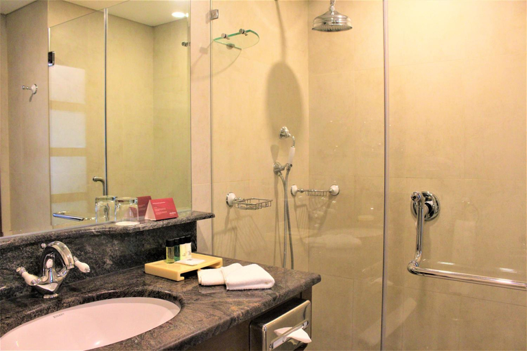 Bathroom 4, Movenpick Hotel & Resort Al Bida'a Kuwait, Salmiya