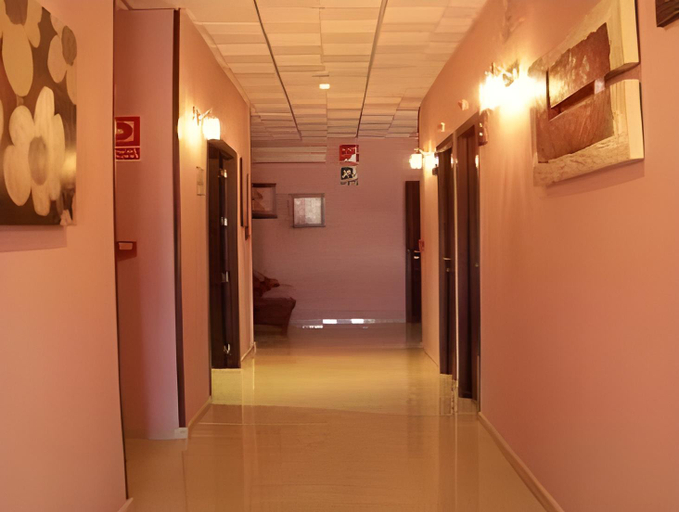 Others 5, Hotel Leon, Huelva