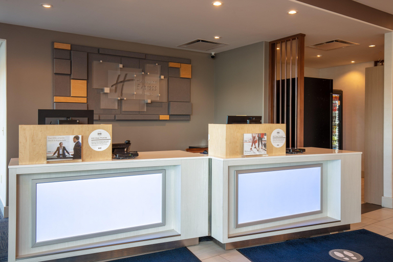 Public Area, Holiday Inn Express & Suites BELOIT by IHG, Rock
