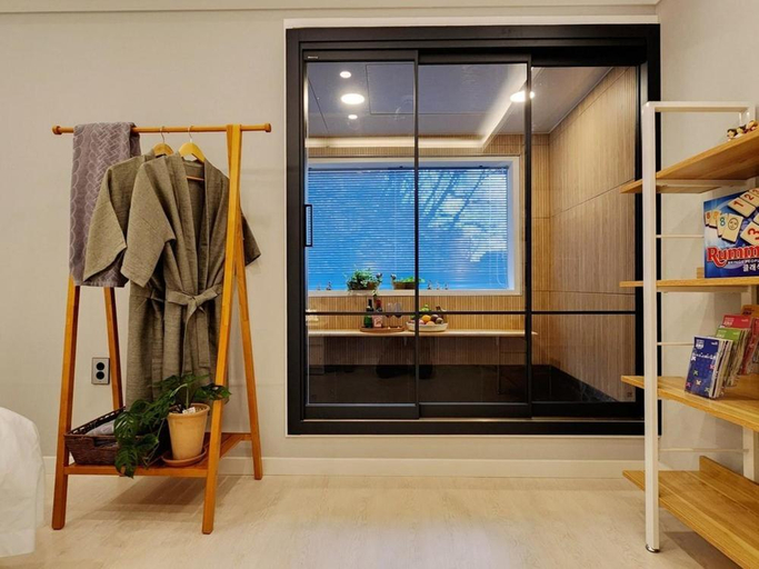Others 5, Byeolhana Private Pension, Jeonju