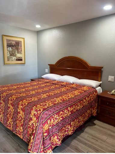 Bedroom 4, Valley Inn, Alameda