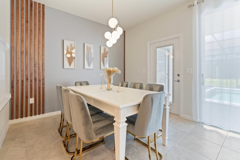 3, 5BR house with spa near Disney area, Polk