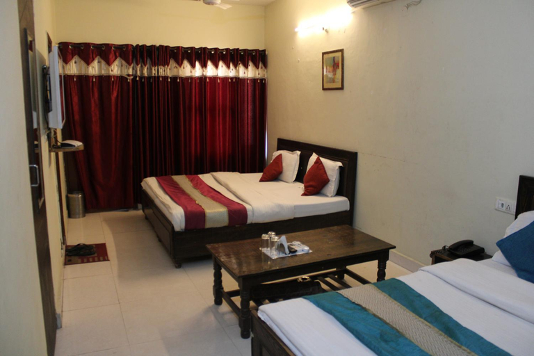 Others 5, Hotel Diamond Leaf, Chandigarh