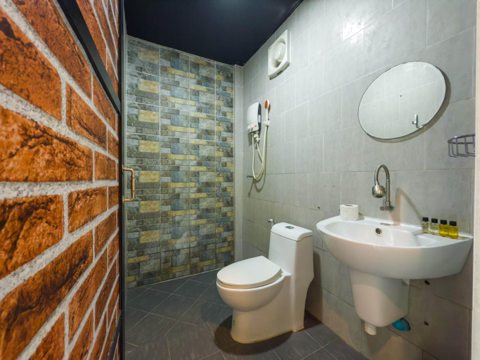 Bathroom 4, Amiigo Kohlarn, Pattaya