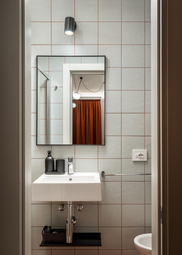 Bathroom 4, Hotel Goldoni, Florence