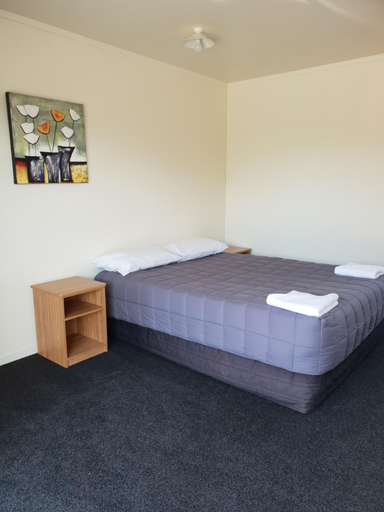 Bedroom 2, Spring Creek Motel, Marlborough