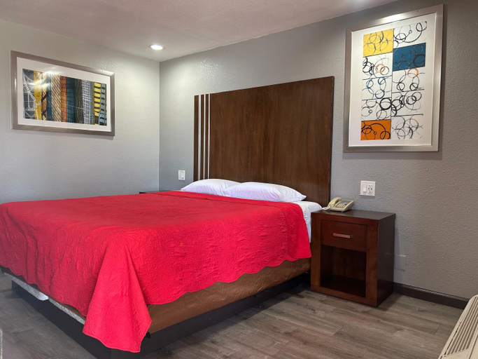 Bedroom 3, Valley Inn, Alameda