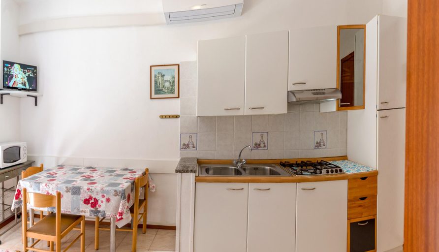 Kitchen 3, Modern apartment a few steps from the beach, Venezia