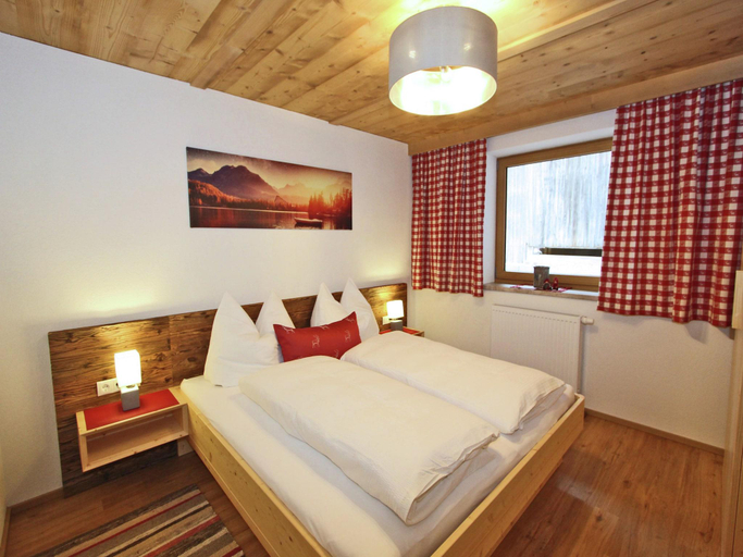 Bedroom 2, Chalet in Kaltenbach near Ski Slopes, Schwaz