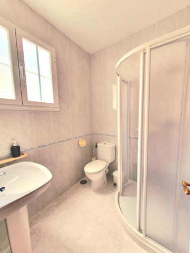 Bathroom 5, Hostal Cachiño, A Coruña