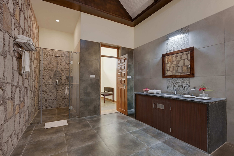 Bathroom, The Sawai Bagh, Sawai Madhopur