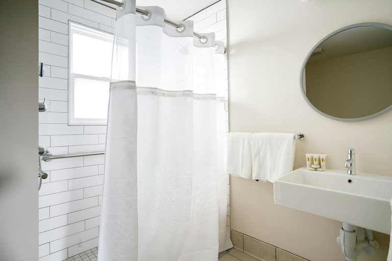 Bathroom 2, Sonder by Marriott Bonvoy The Stat Apartments Midtown, Davidson
