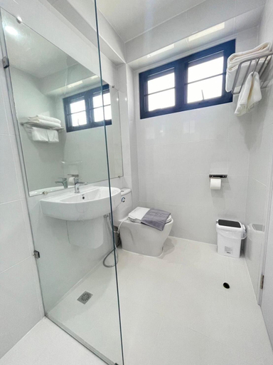Bathroom 4, Sleep Walker Poshtel, Muang Chiang Mai