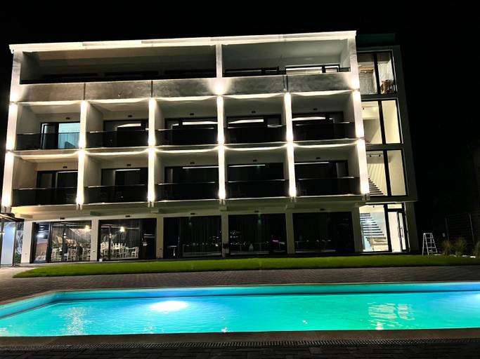 Others 5, Elbram House, Dubova
