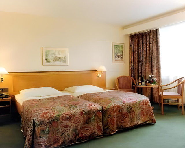 Bedroom 4, Garden Hotel Krefeld, Krefeld