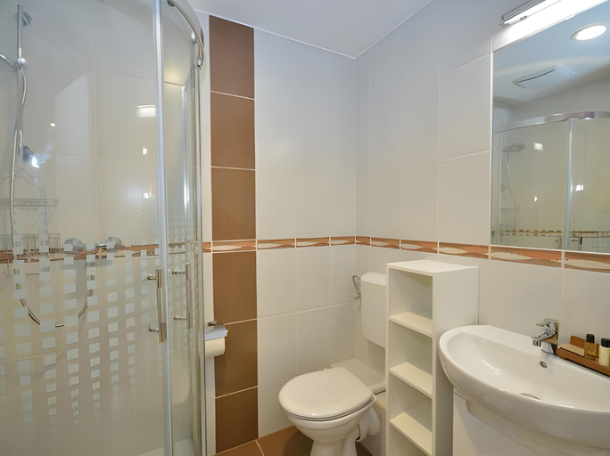 Bathroom 4, Di Verdi Imperial, Budapesti