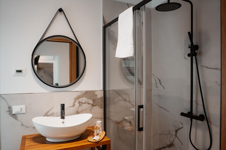 Bathroom 3, ILLASI DREAM ROOMS, Verona