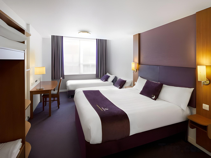 Bedroom 2, Premier Inn Poole Centre (Holes Bay) Hotel, Poole