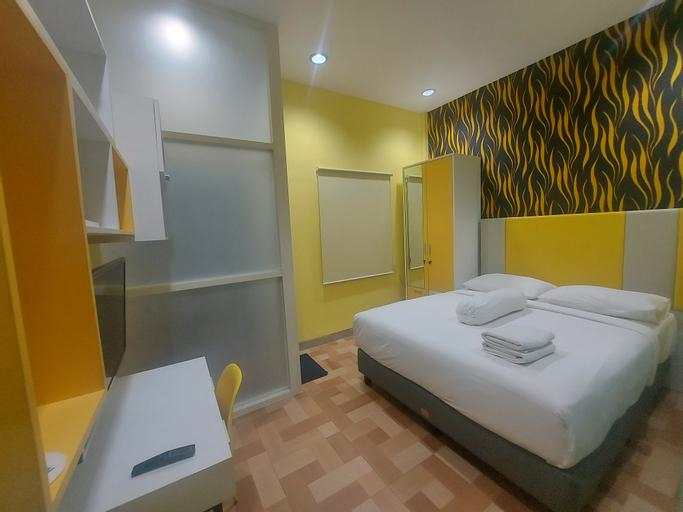 Bedroom 5, OYO 90584 Rumah Familiku Syariah, Surabaya