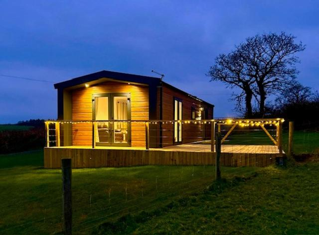 3, Tor Lodge, Oak Tree Lane, Devon