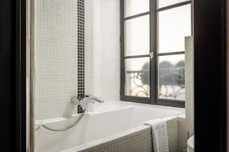 Bathroom 4, Hôtel Monceau Elysées, Paris