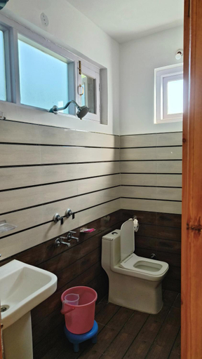Bathroom 4, The Kailasha Homestay, Kullu