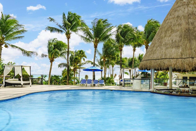 Others 4, Suite Jacuzzi Room in Stunning Villa Playacar Ii, Cozumel